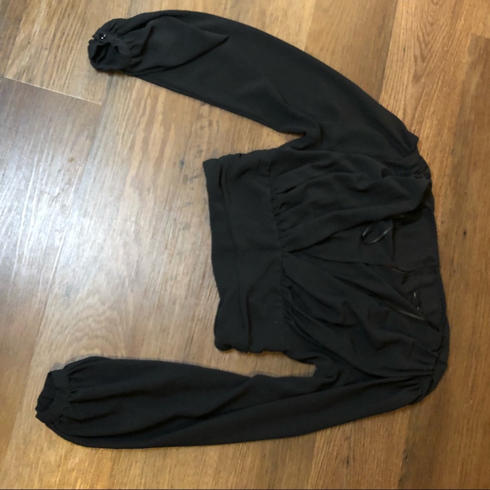 Black loose crop top